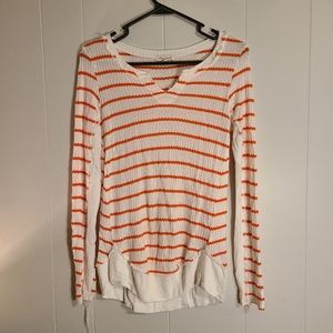 5/$10 NWOT Orange and white distressed super soft sweater